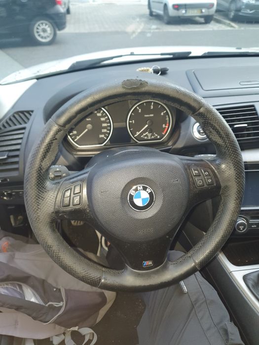 Volante Revestido em couro na hora