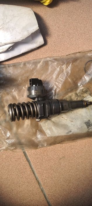 Форсунки 2 штуки 038 130 073 BA