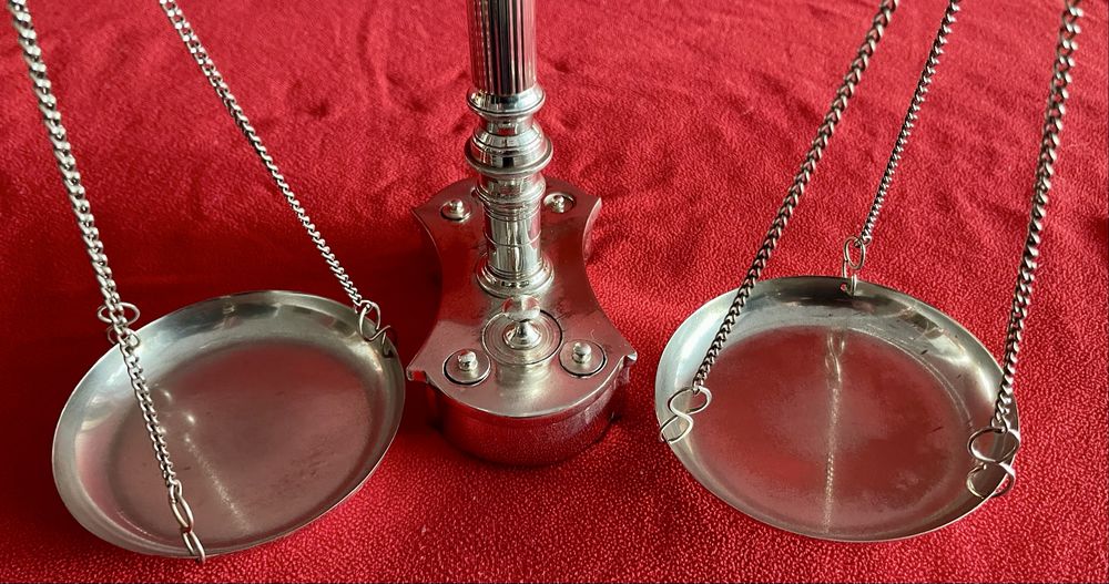 Balança decorativa em casquinha