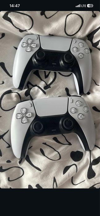 2 comandos Ps5 em excelente estado