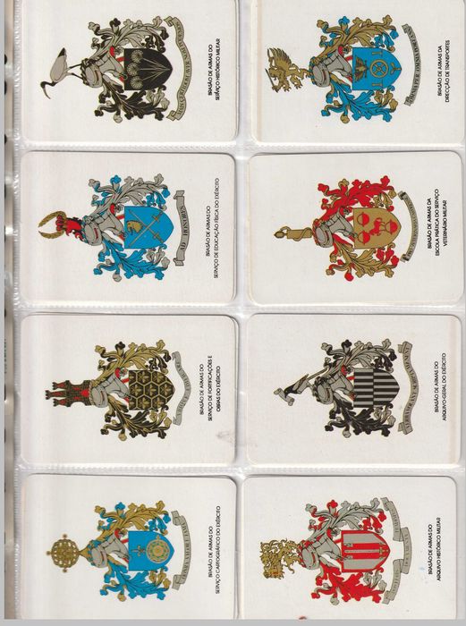 Coleção de 36 calendários com brasões do Exército 1992