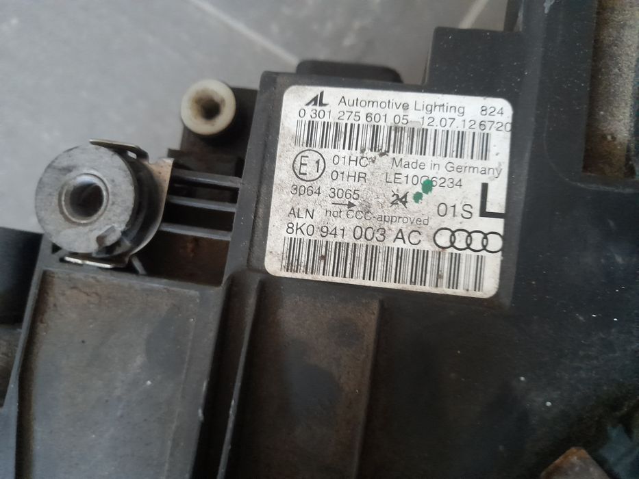 Farolim / Farol/ Oticas Audi A4 B8 Avant 2012