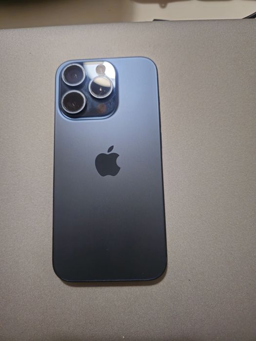 Iphone 15 Pro com avaria