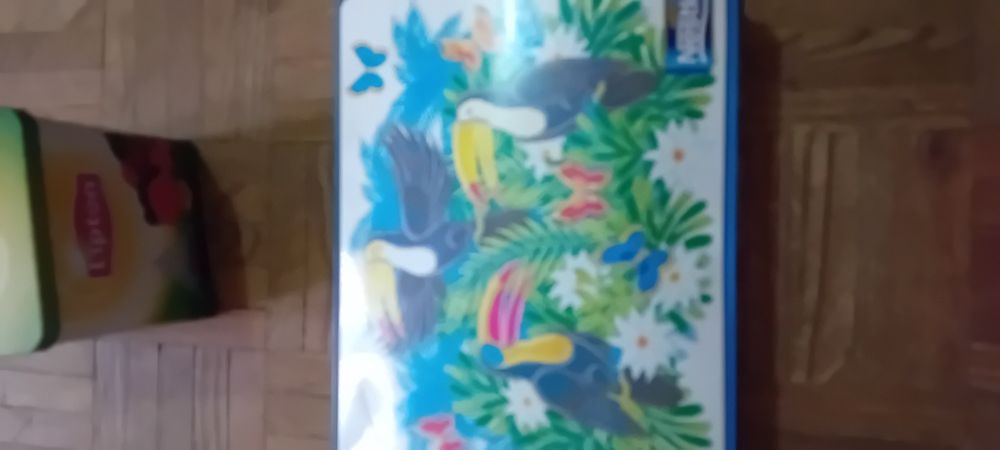 Vendo varias latas de chapa antigas e algumas mais modernas