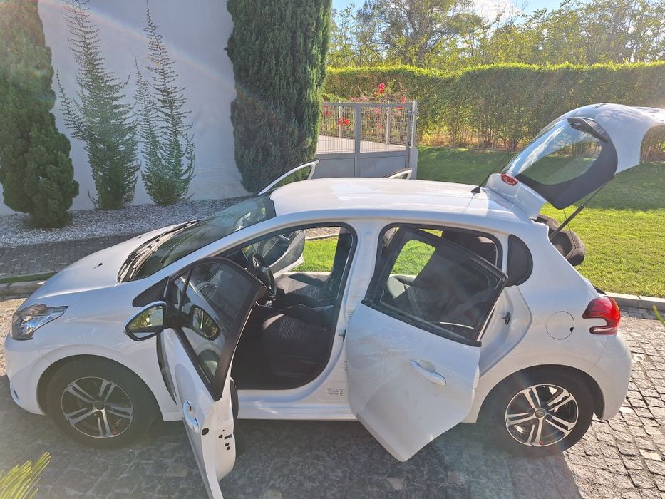 Peugeot 208  Bonito — photo 2