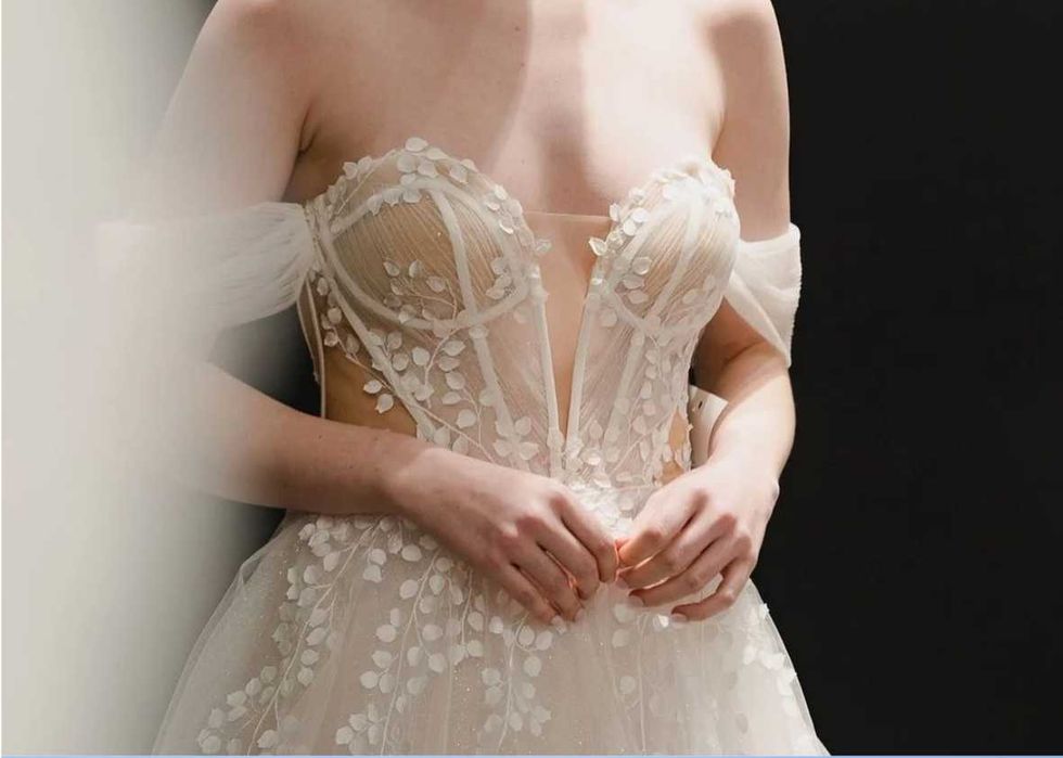 Suknia ślubna boho linia-A wiązana z rozcięciem brokat gorset 36 S, 38