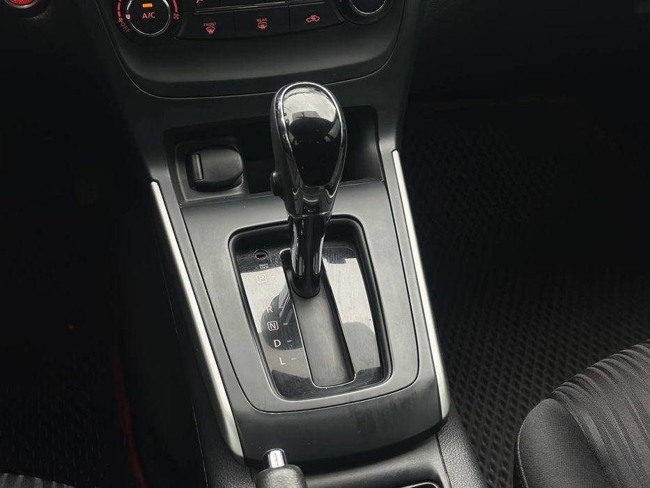 Nissan Sentra 2017 року 1.8 бензин автомат передній привід 128т.км