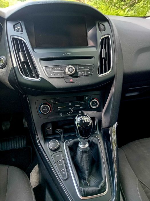 Ford focus titanium em excelente estado