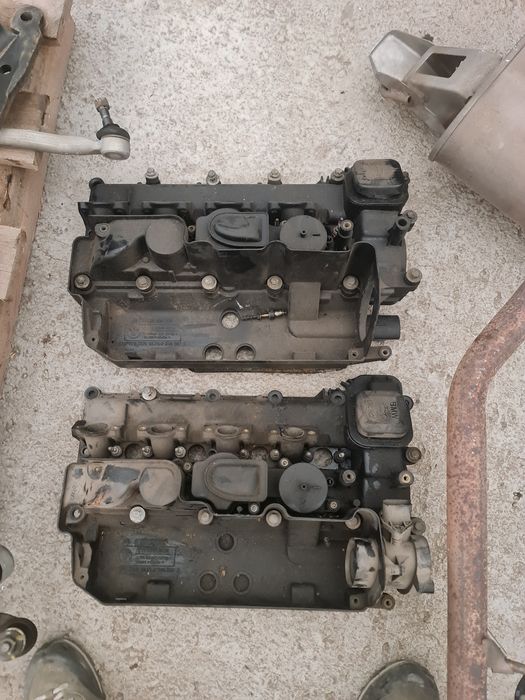 Pokrywa zaworow bmw e46 2.0d .