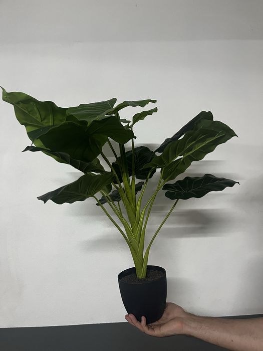 Planta artificial cerca de 70 cm