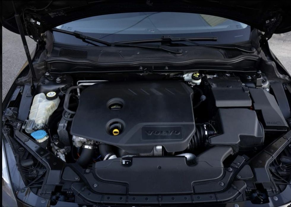 Volvo  v40 D2 2013