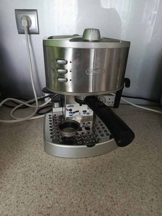 Ekspres do kawy kolbowy DeLonghi