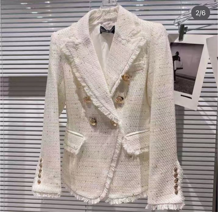 Продаю білий твідовий піджак та шорти на хс-с