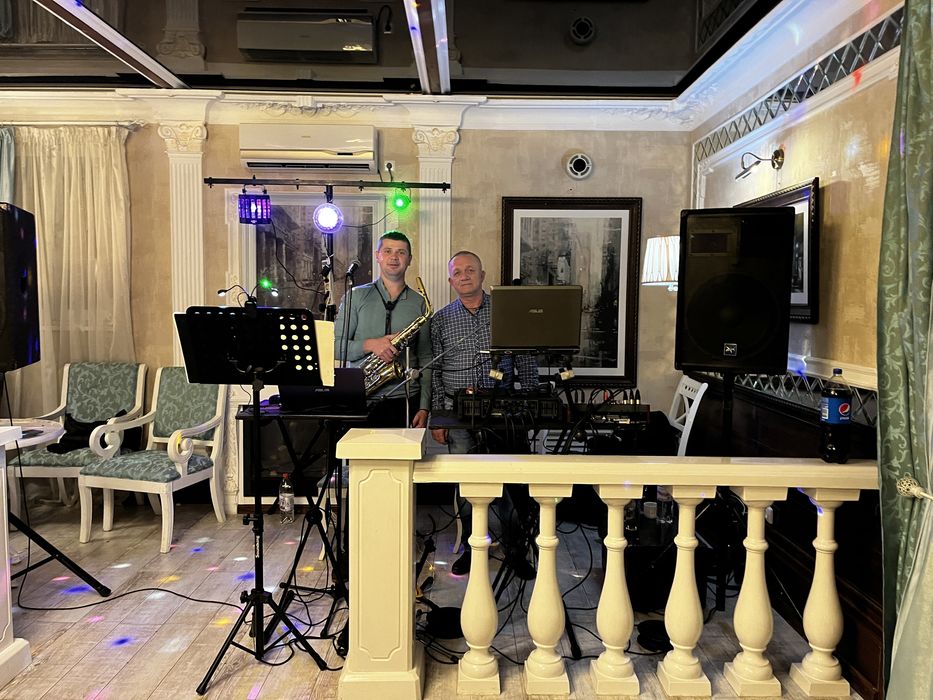 Жива музика саксофон вокал