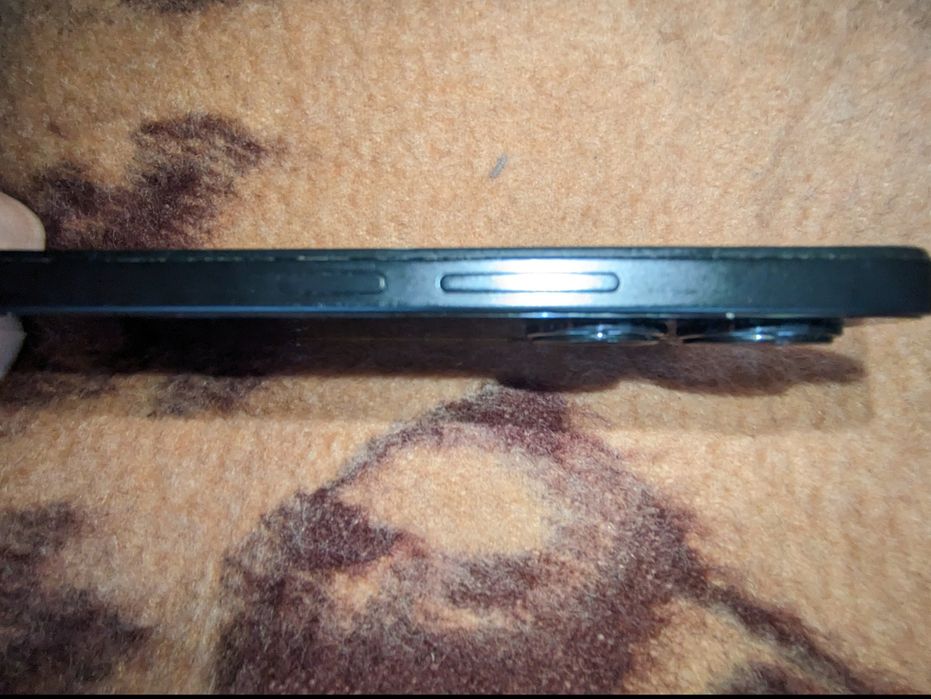 Телефон на запчасти Redmi 13 .