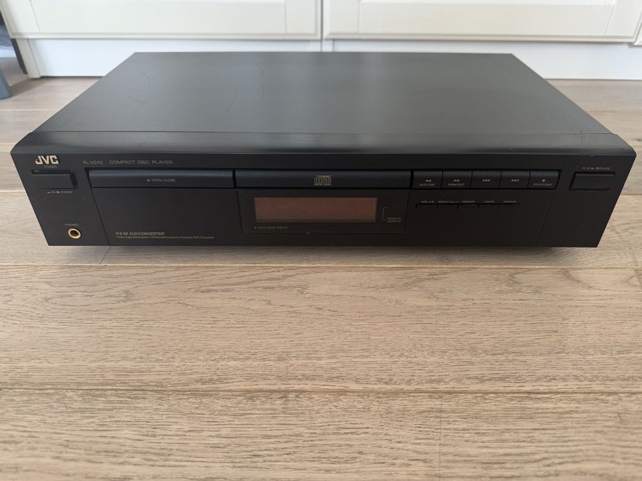 Odtwarzacz CD JVC XL-V242