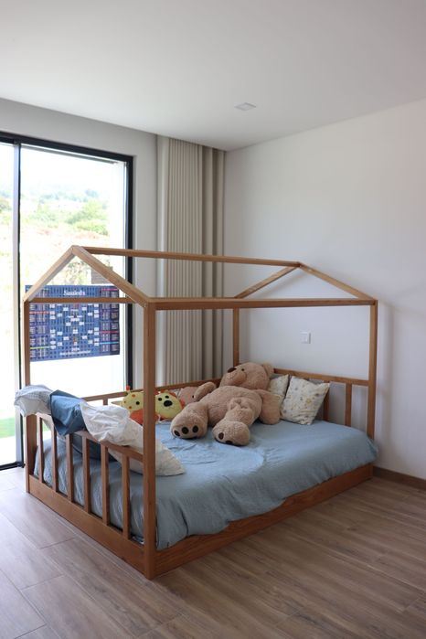 Cama montessori carvalho maciço medidas casal
