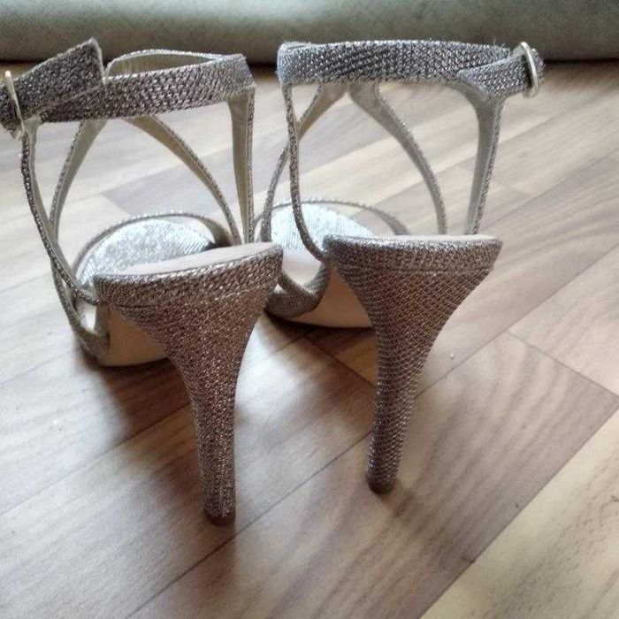 Босоножки серебро New Look, 39 р