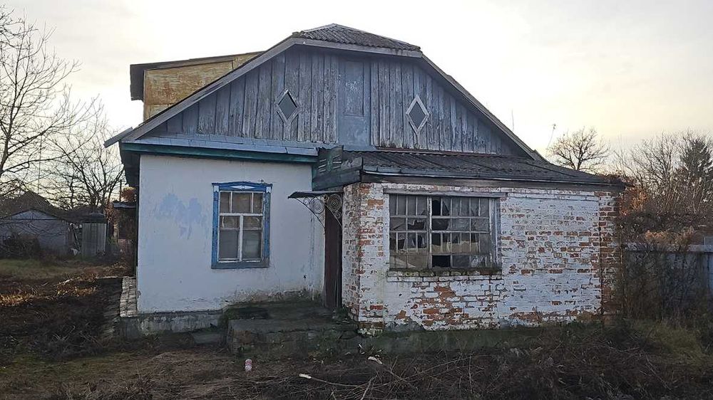 Будинок в місті Яготині поруч з Мясним базаром, школою та садочком