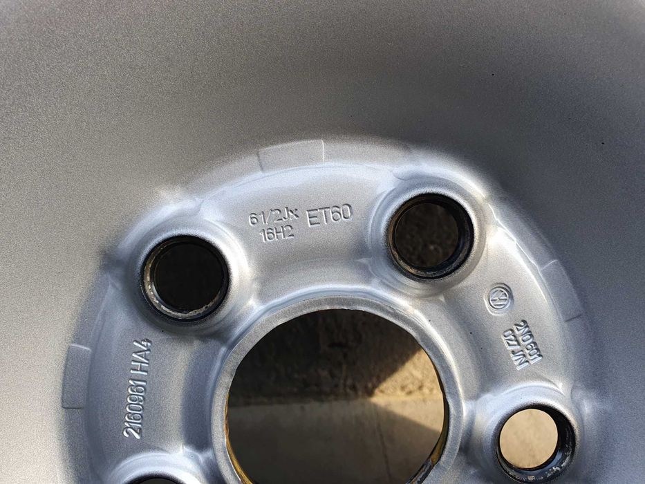 4x Oryginalne 16-stki VW Crafter II 235/65/16C Good/Year 8,8mm 2019r.