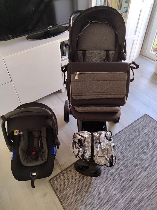 Carrinho de bebé + Ovo + Mala marca Jané Trider