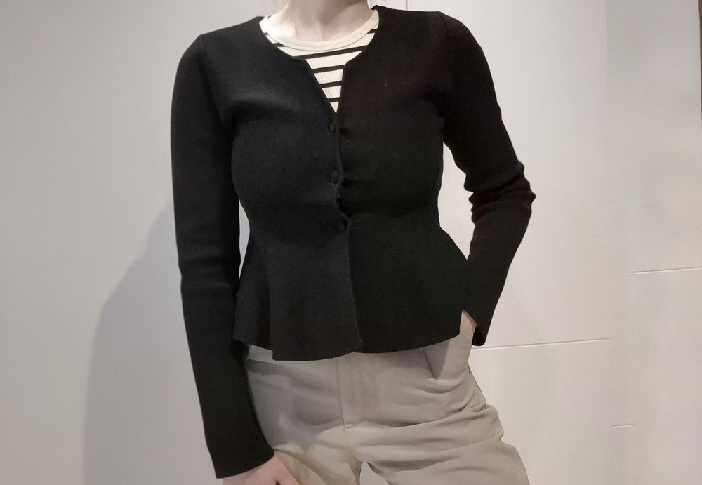 Sweter ZARA kardigan z baskinką czarny na guziki