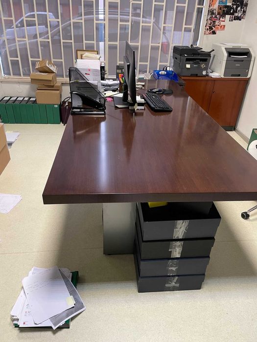 mesa de escritorio grande como nova