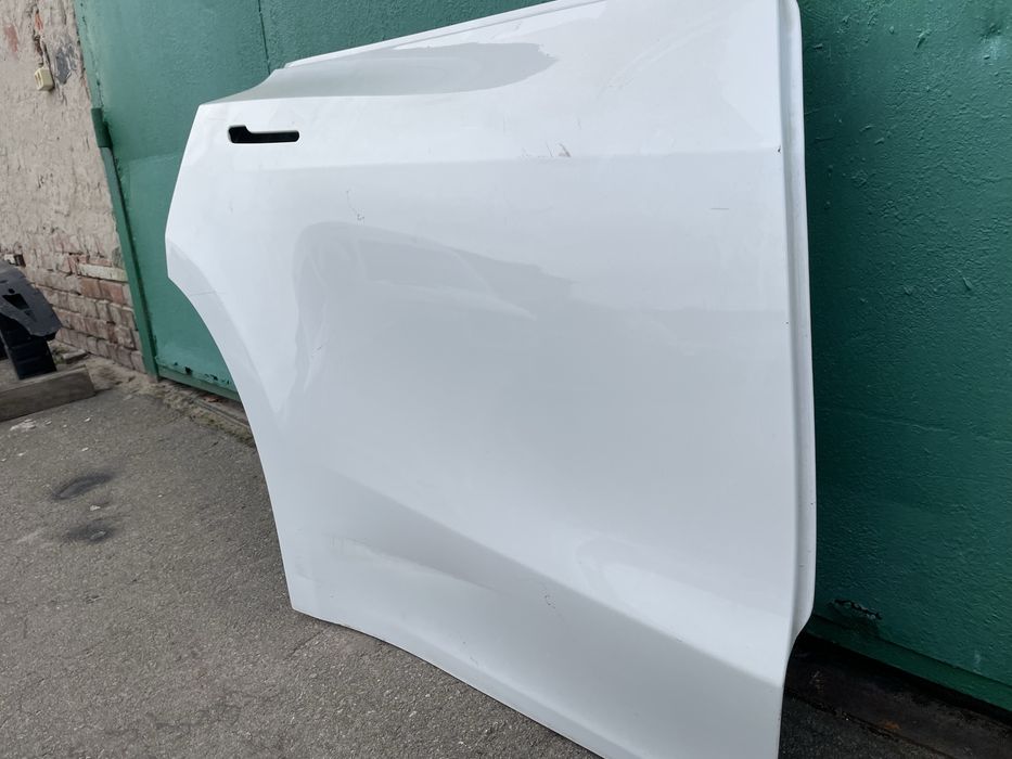 Двері праві тесла у Tesla model y Y