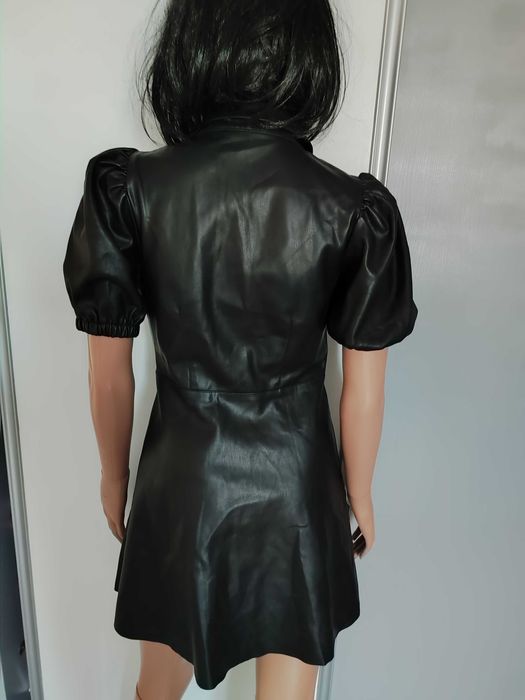 Zara кожаное платье