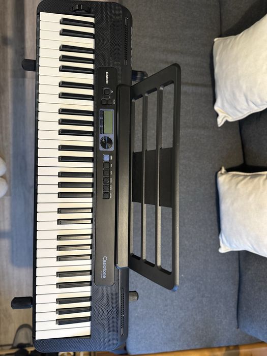 Casio CT-S300 + suporte/base — Como novo