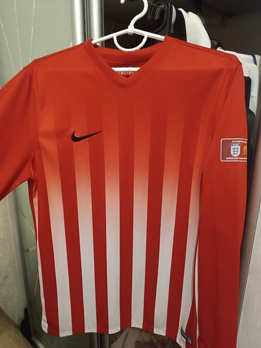 Лонгслив спортивний найк