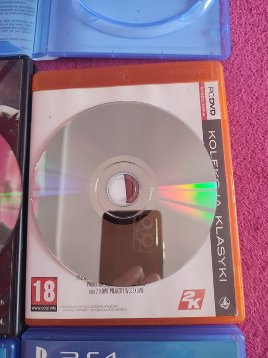 Sprzedam płyty do gry PC DVD i  PS4