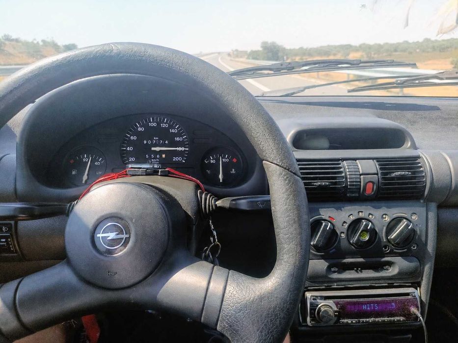 Opel Corsa B Comercial 1.7 de 1996 Branco