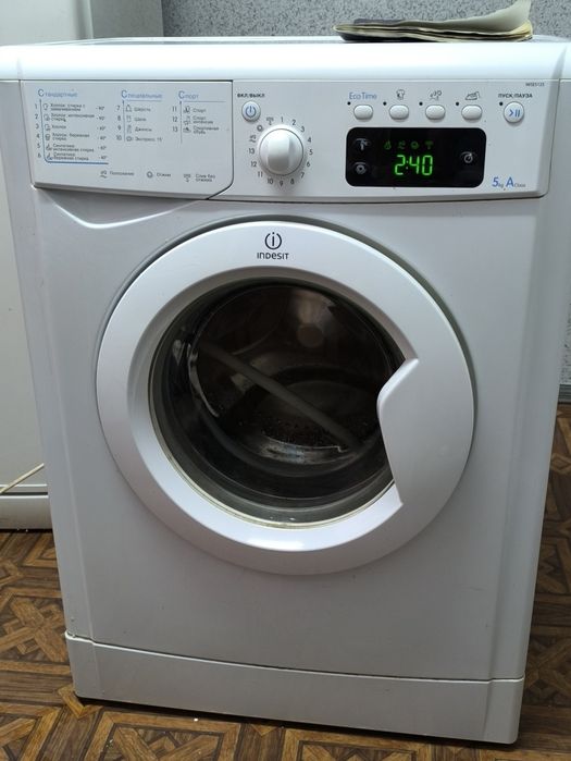 Продаю стиральную машину Indesit IWSE5125