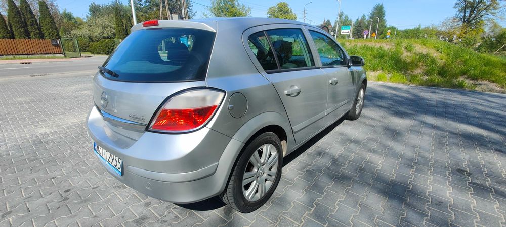 Opel Astra H benzyna 1.4