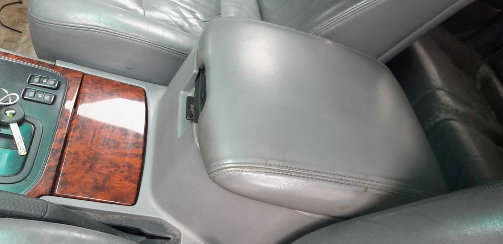 Toyota Land Cruiser 100 wnętrze kompletne