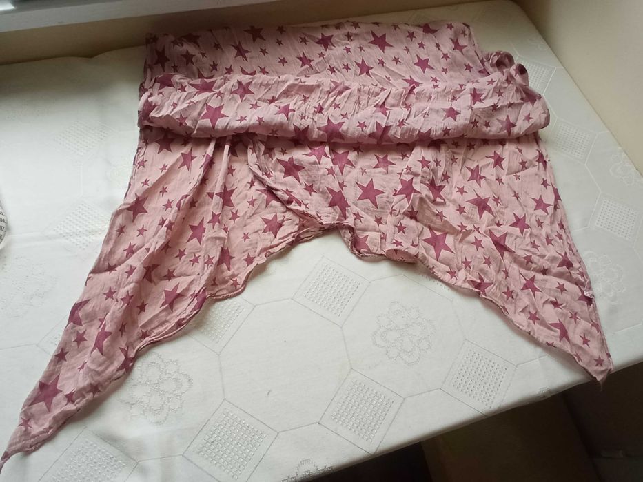 Zwiewny szalik chusta apaszka gwiazdki r 162x75