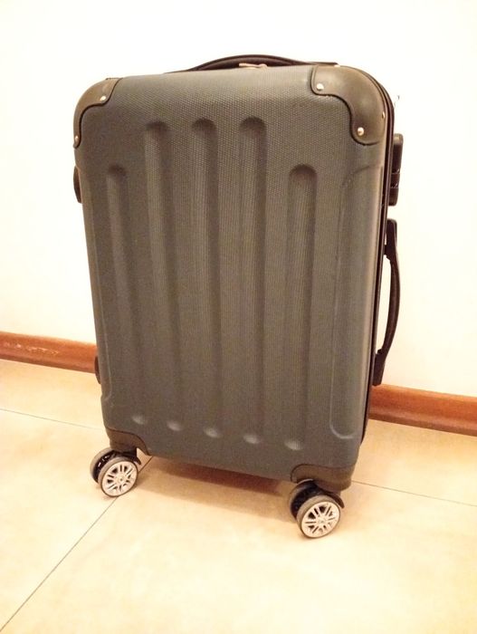 Walizka kabinowa BAGIA