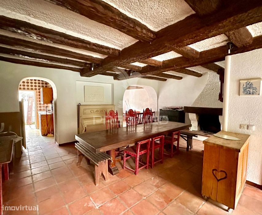 Moradia Histórica para recuperar, com piscina interior e  vista par...