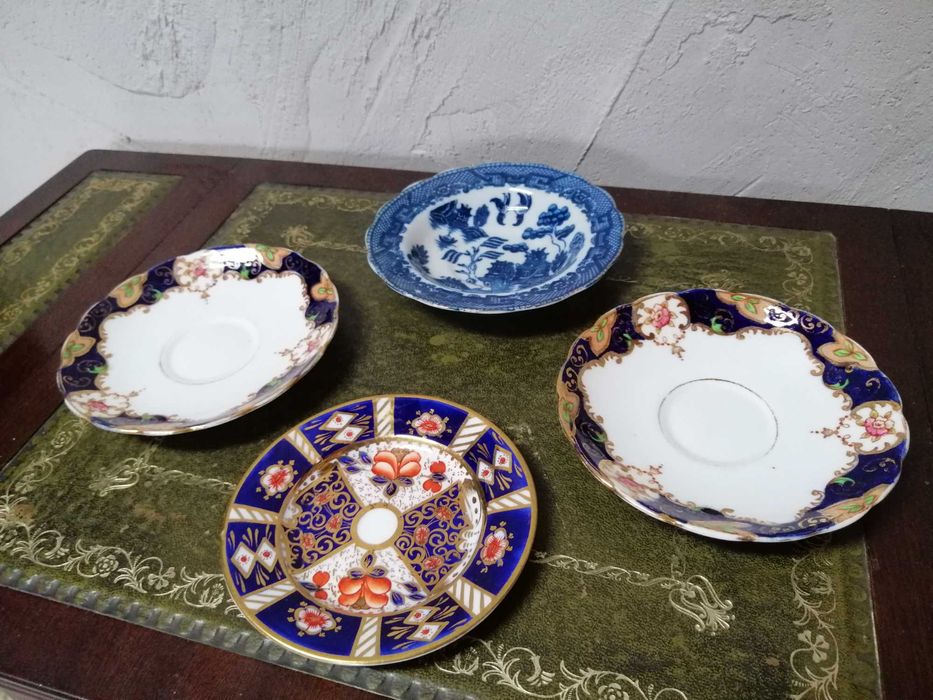 Zestaw 4 starych angielskich porcelanowych talerzyków