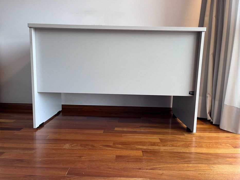 Secretária Riva Office