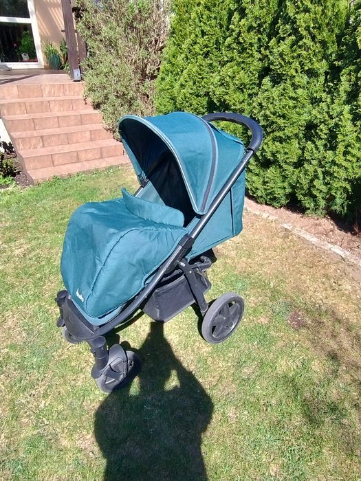 Wózek spacerowy w kolorze ciemno zielonym