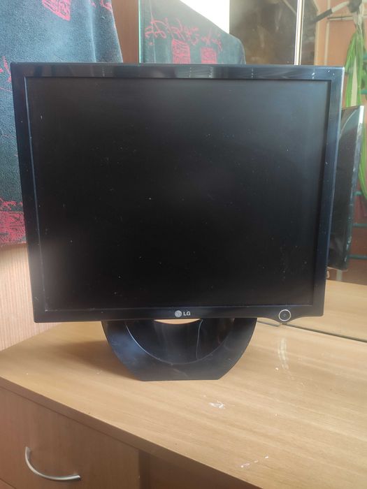 Продам Монітор 19" LG L1900E-BF