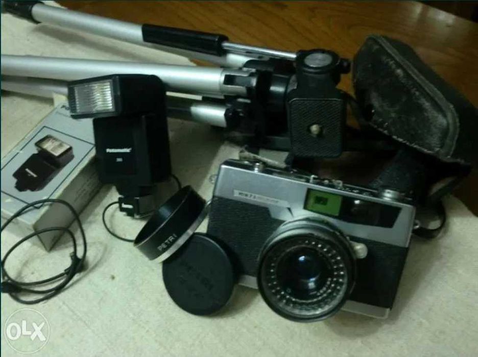 Petri 7 S + Flash Fotomatic 200 + Tripé Daiwa