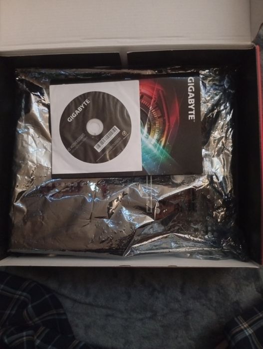 Gigabyte X570 Gaming X — AM4, ATX, повний комплект