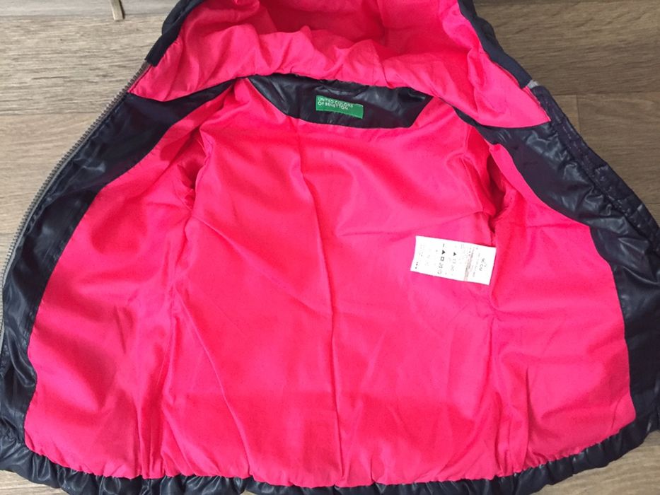 Пуховик для девочки Benetton на 3-4 года