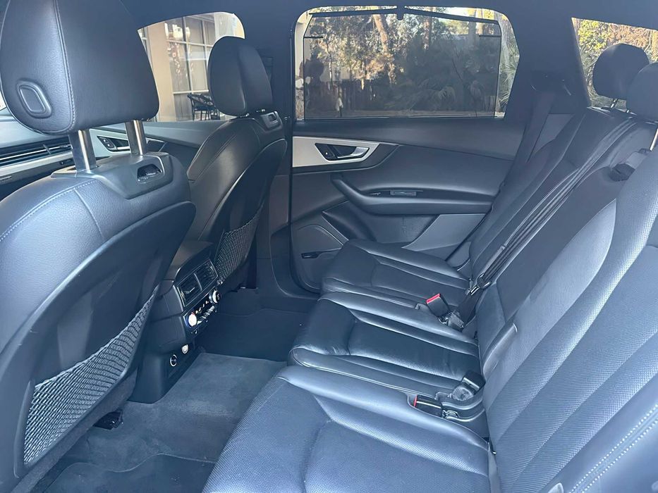 Audi Q7      2019