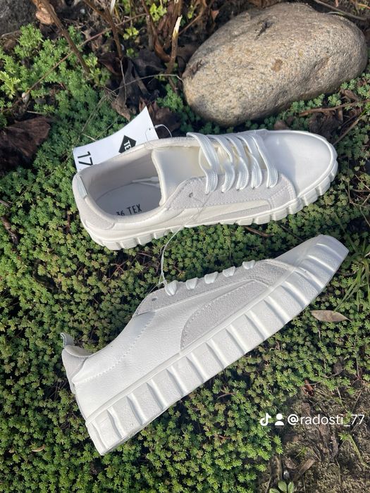 Кросівки для дівчинки