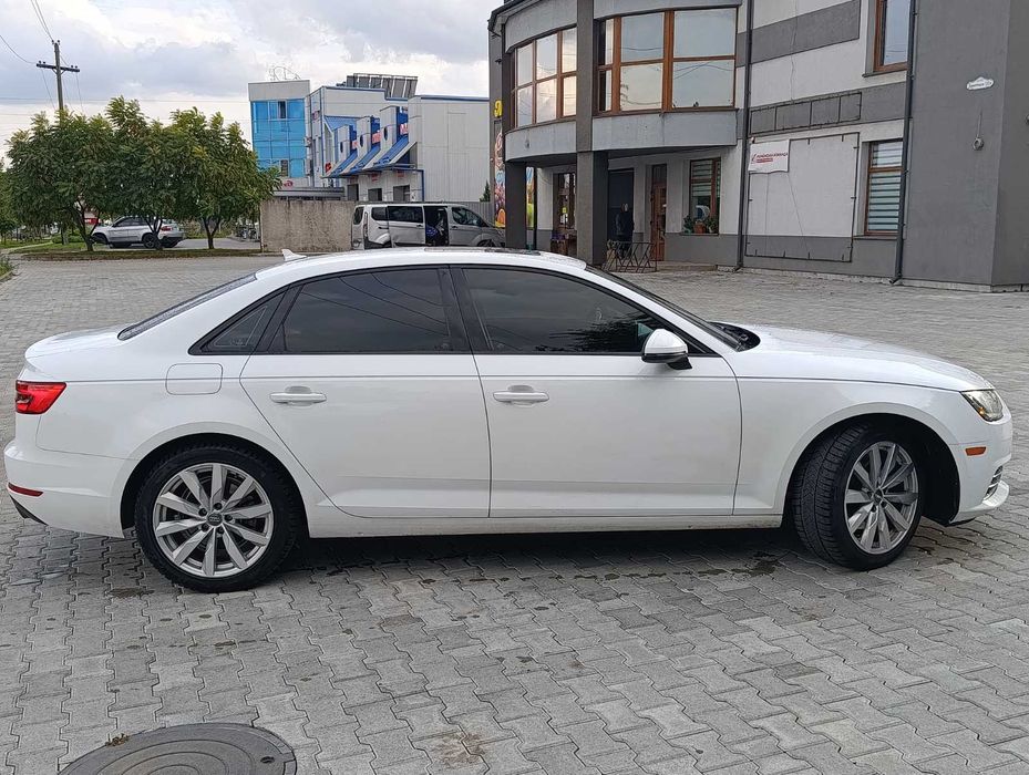 Audi A4 2017 2.0 TFSI — Идеальное состояние!