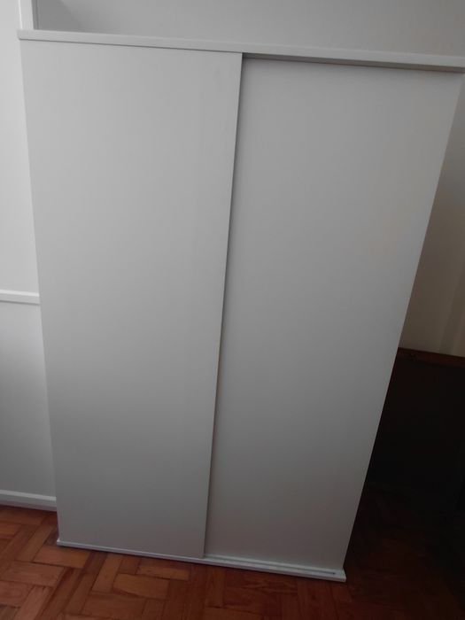 Roupeiro IKEA como novo